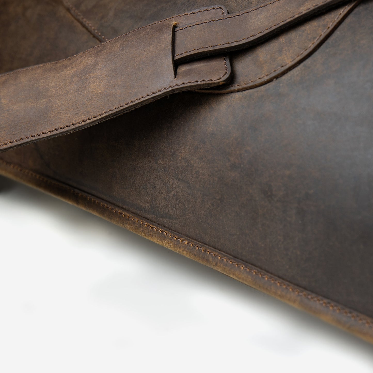 Teales Devonshire Leather Gun Slip up to 32” – Buckle & Flap